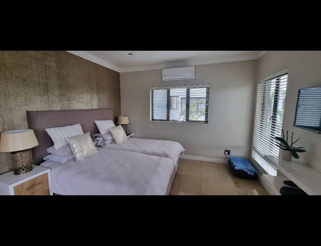 6 BEDROOM HOUSE FOR SALE IN IZINGA ESTATE